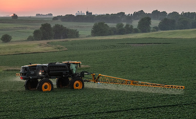 STS16 Hagie Sprayer in the field